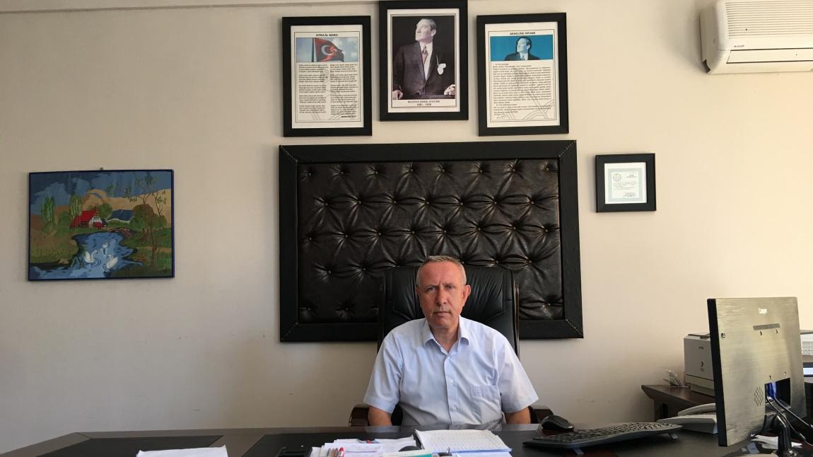 Yaşar Hüseyin AY - Okul Müdürü